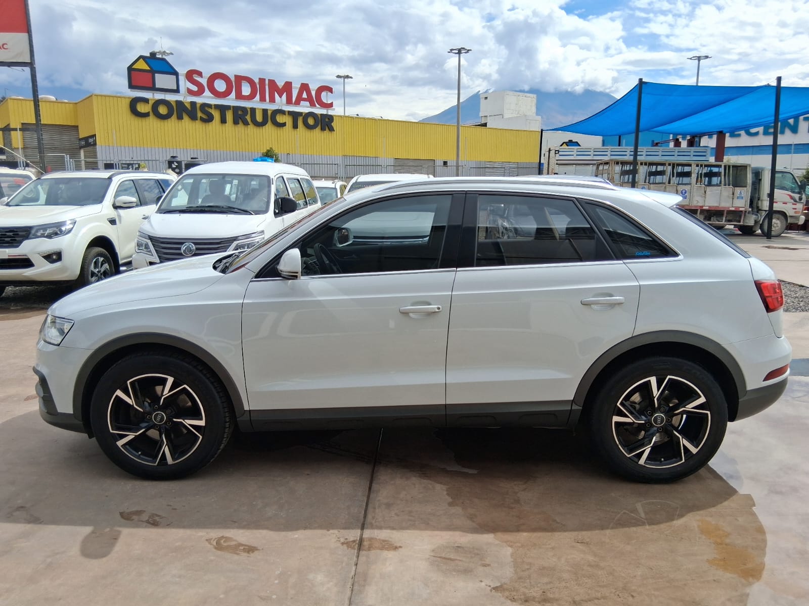AUDI Q3
