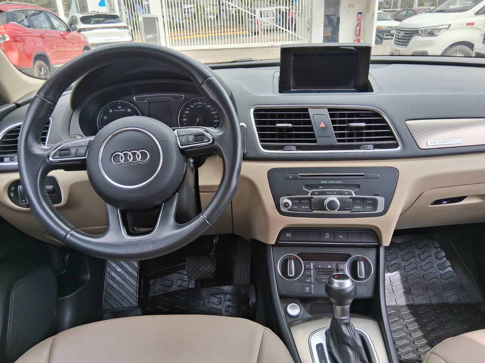 AUDI Q3