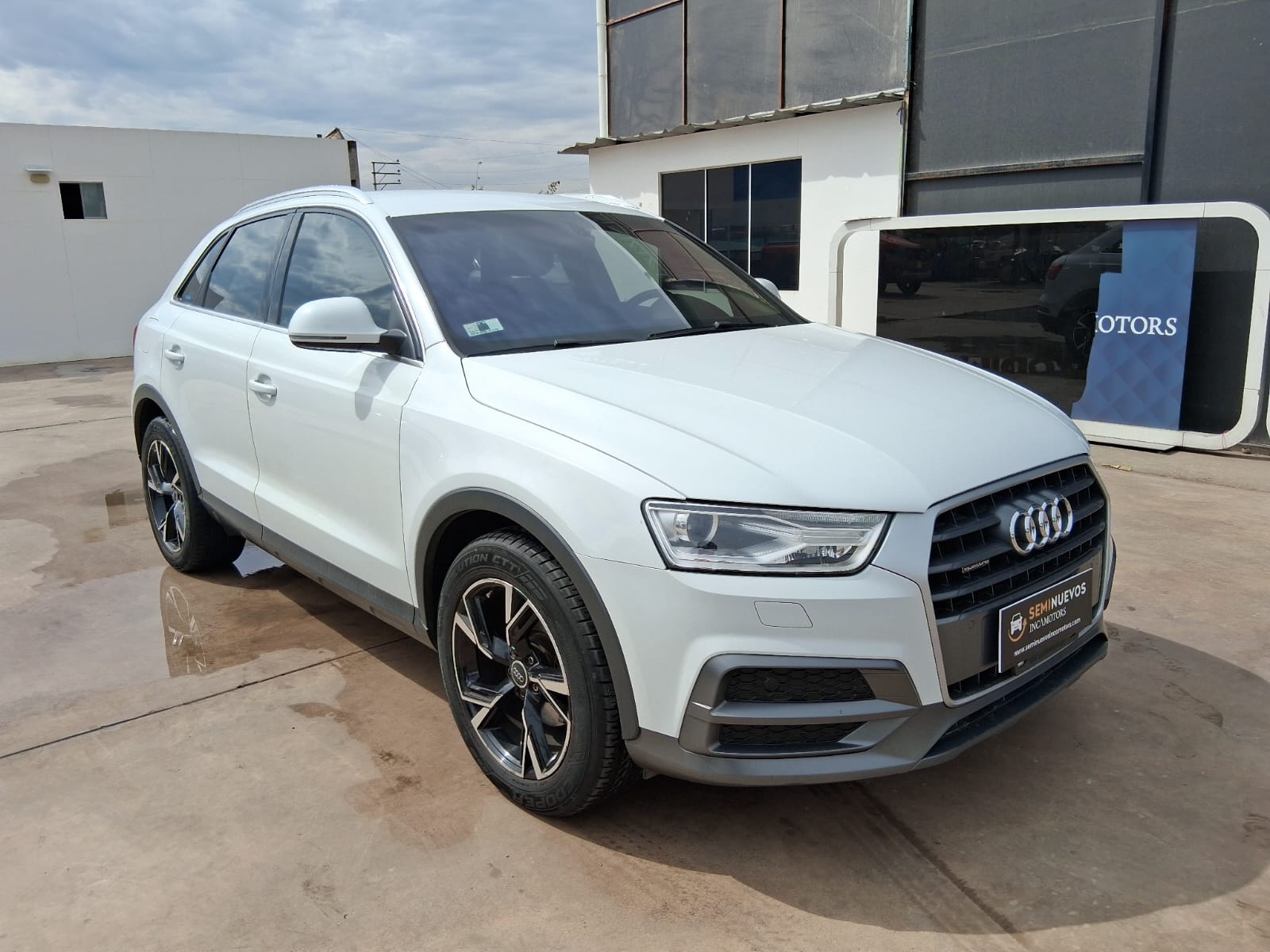 AUDI Q3