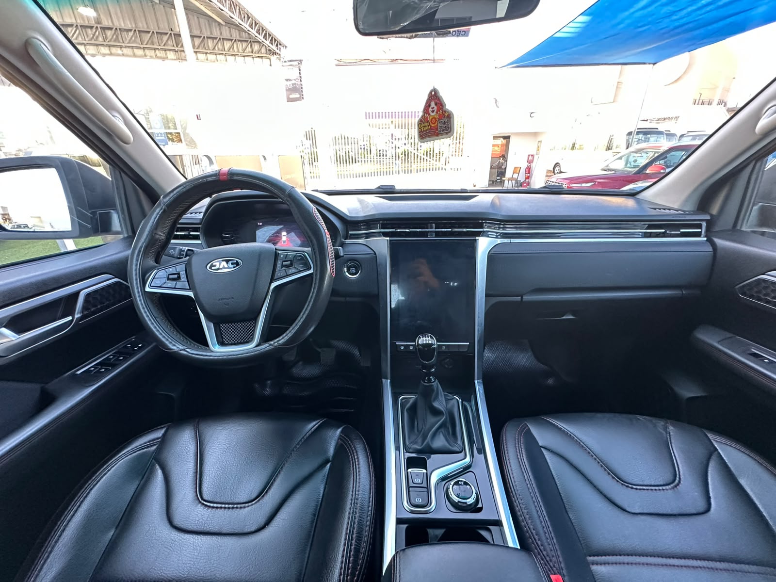 JAC T8
