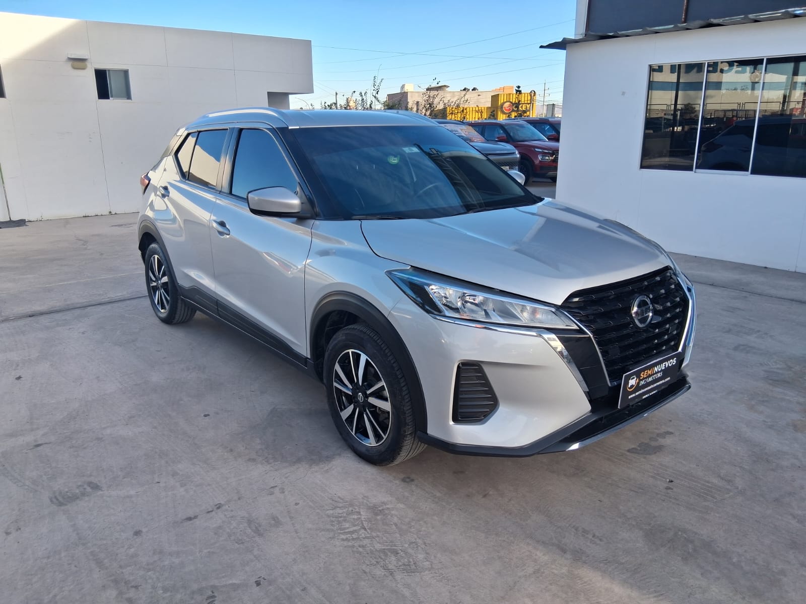NISSAN KICKS