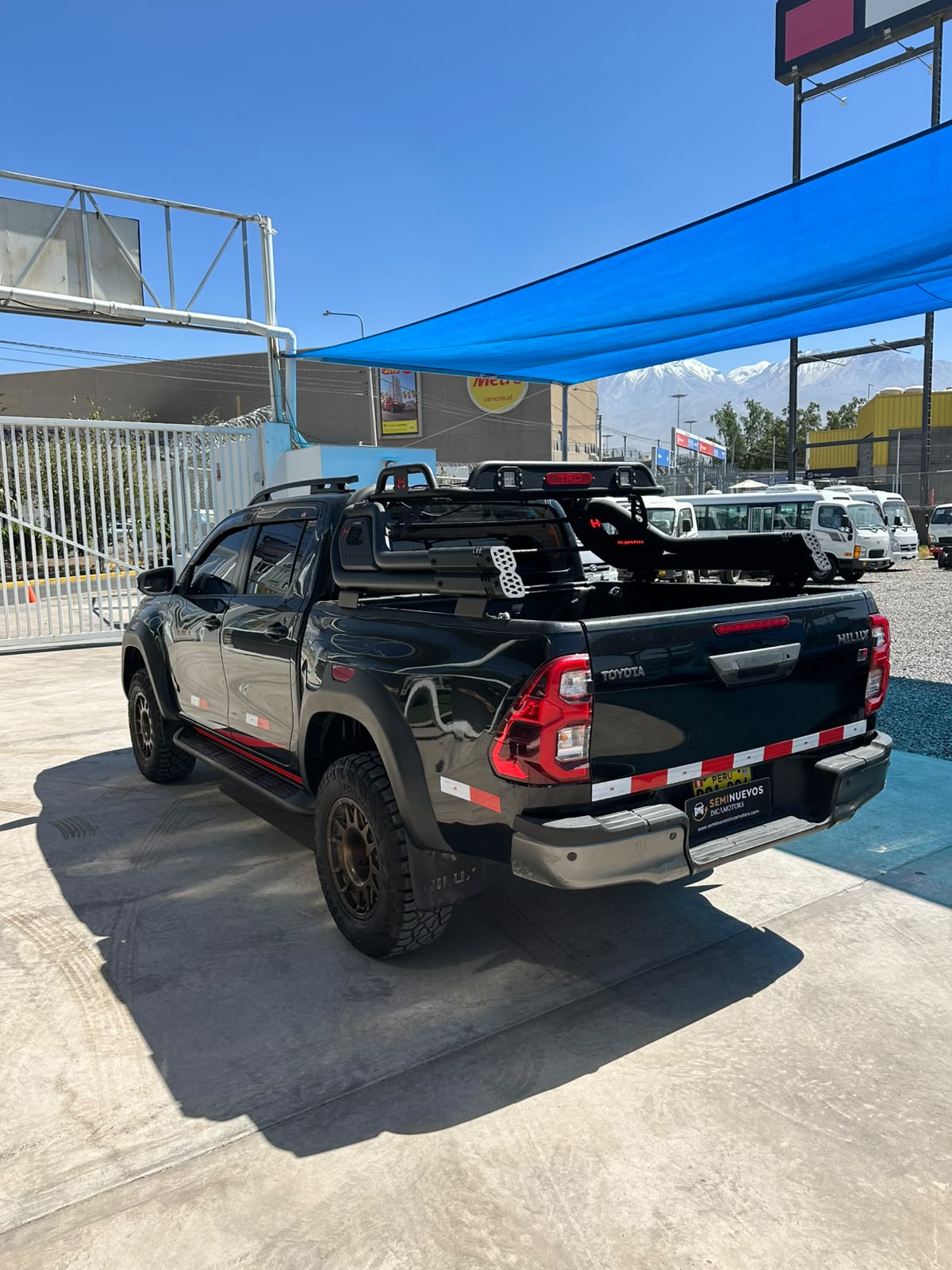 TOYOTA HILUX