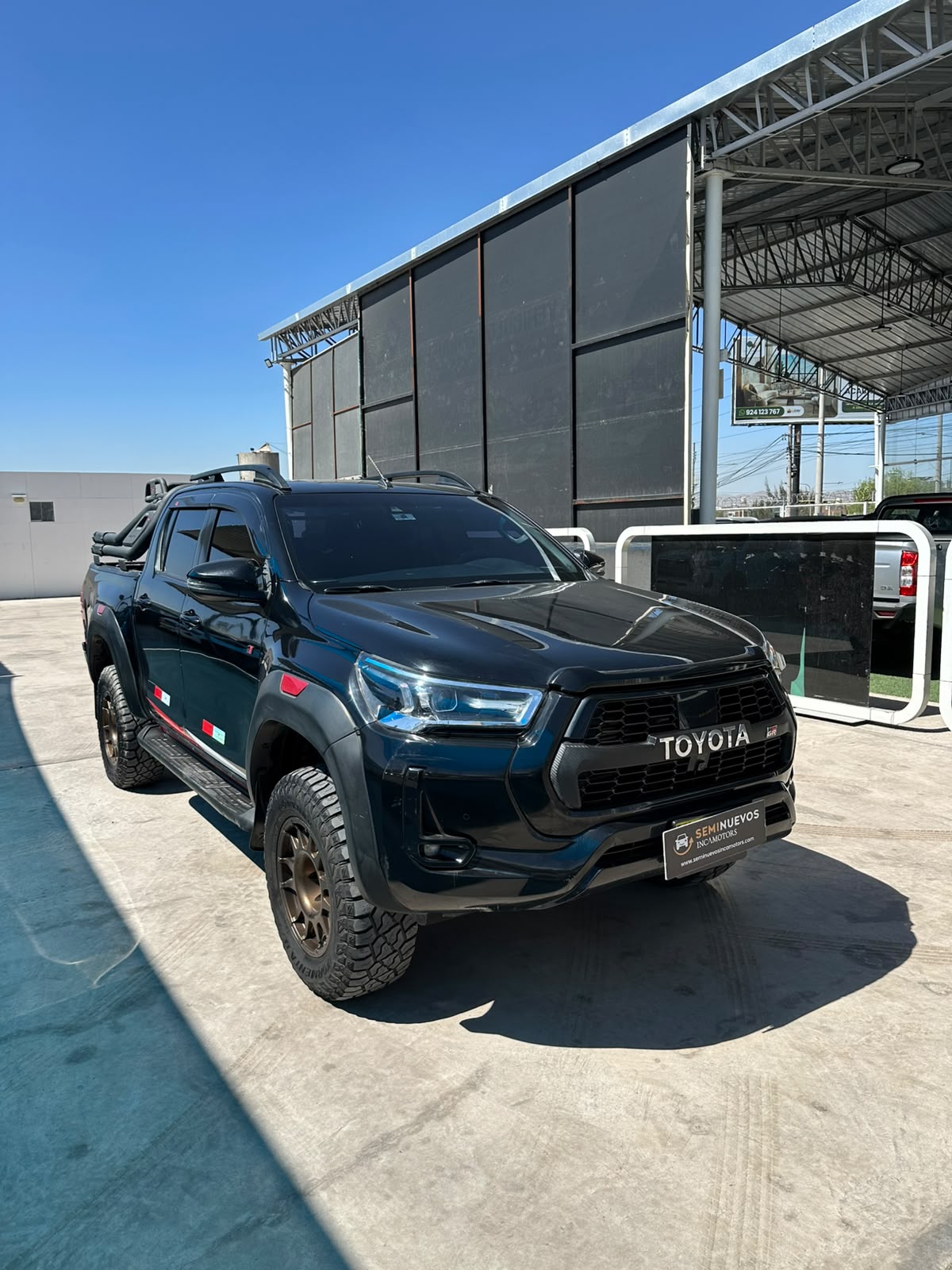 TOYOTA HILUX