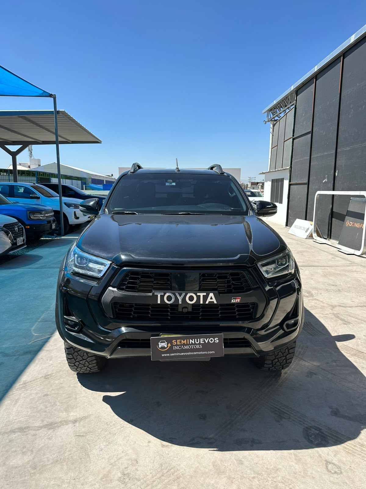 TOYOTA HILUX