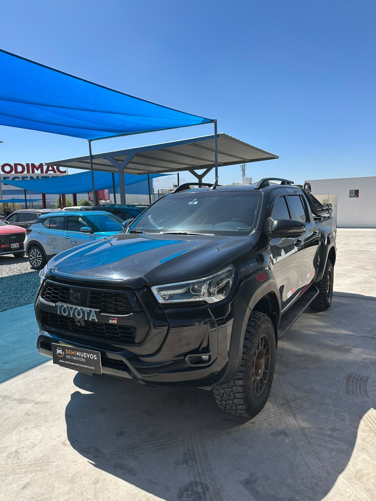TOYOTA HILUX